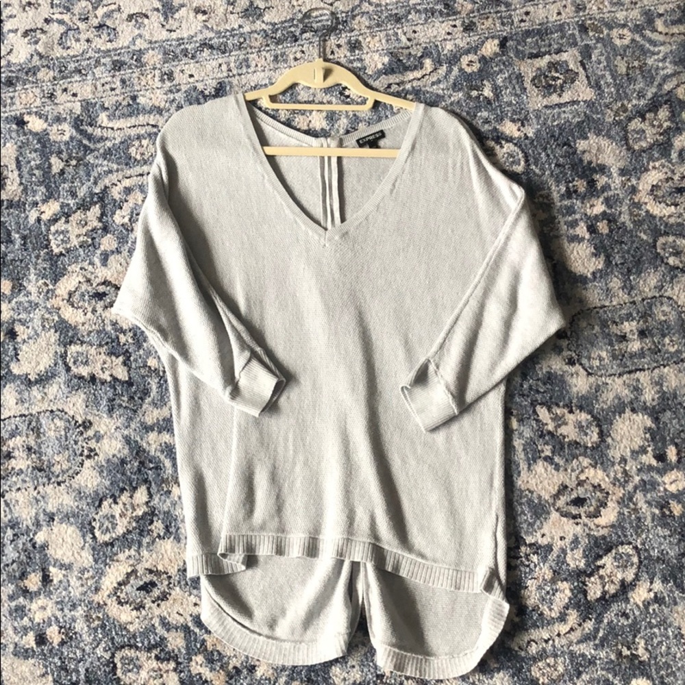 Express V neck Sweater in Gray